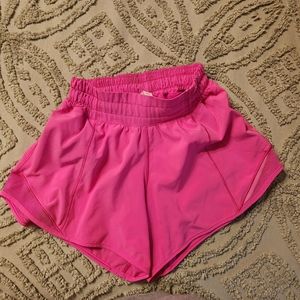 Lululemon Hotty Hot, High rise, 4" Sonic Pink